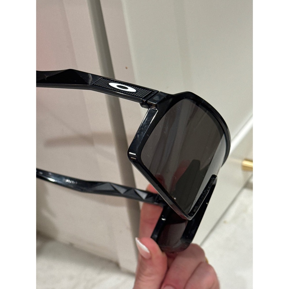 Oakley Sutro Sunglasses Unisex Black Prizm Shield OO9406-0137 Sport Style Run - Picture 8 of 9